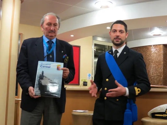 Nave Cavour La Spezia 83