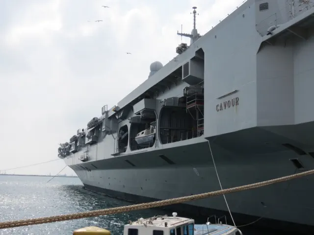 Nave Cavour La Spezia 92