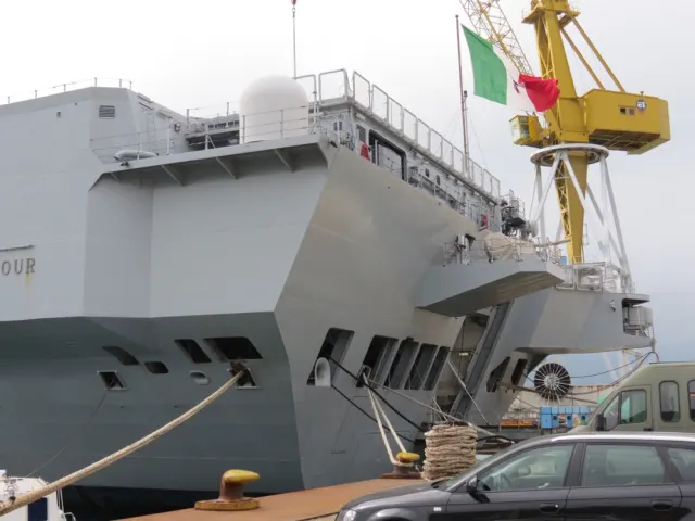 Nave Cavour La Spezia 94
