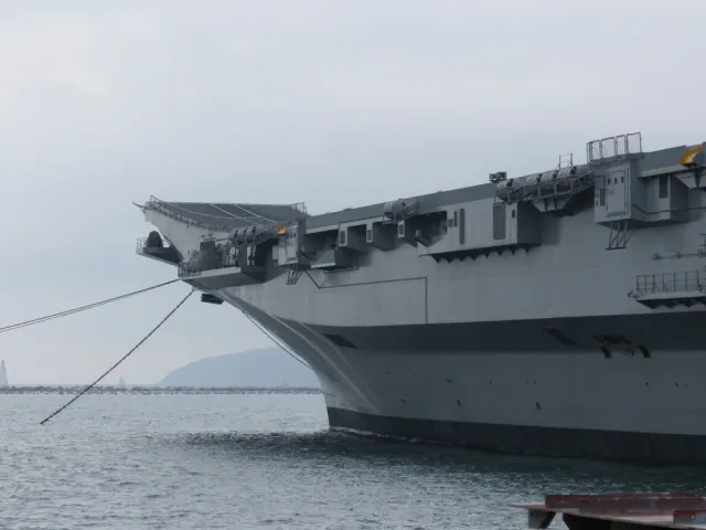 Nave Cavour La Spezia 97