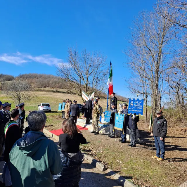 La cerimonia sulla collina di Mandrola
